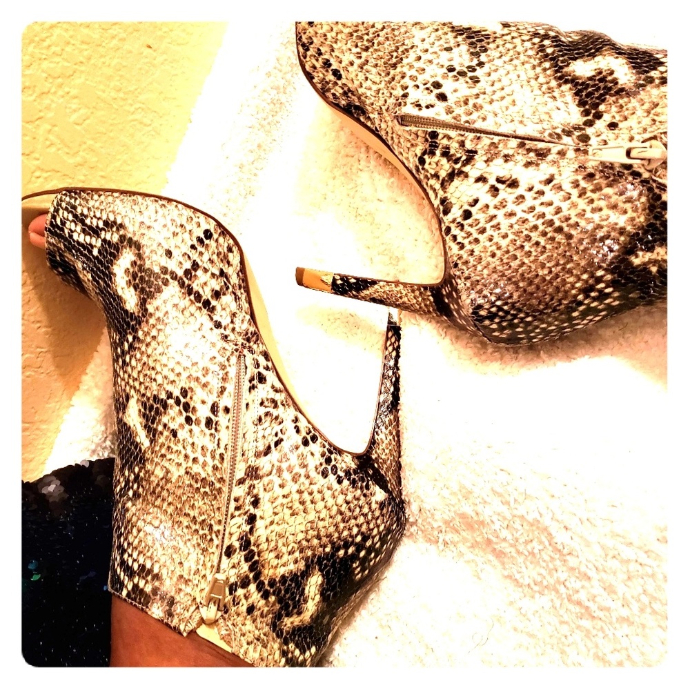 Guess Snakeskin Open Toe Shoes